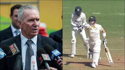 'What the hell is going on?': Allan Border lashes out at Steve Smith for giving thumbs up after getting beaten by Jadeja SportsTak