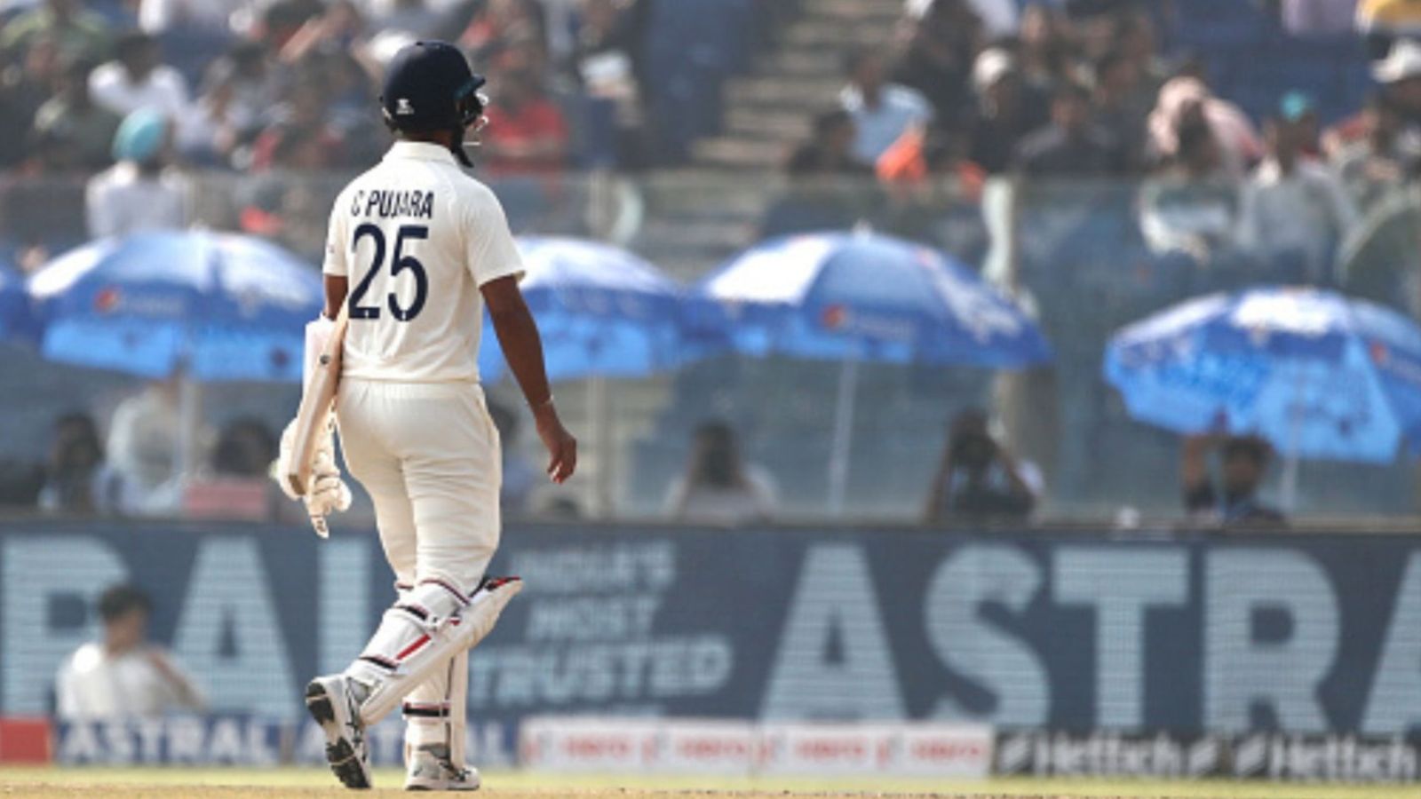 IND vs AUS: Cheteshwar Pujara bags embarrassing record after returning to pavilion for a duck on his special 100th Test IND vs AUS: Cheteshwar Pujara bags embarrassing record after returning to pavilion for a duck on his special 100th Test