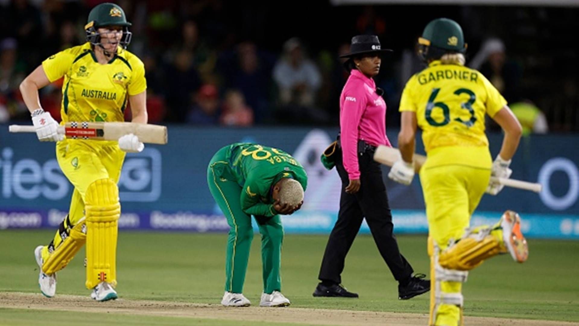 Women's T20 World Cup: South Africa fail to put up a fight against defending champions Australia, semifinal qualification in jeopardy Women's T20 World Cup: South Africa fail to put up a fight against defending champions Australia, semifinal qualification in jeopardy