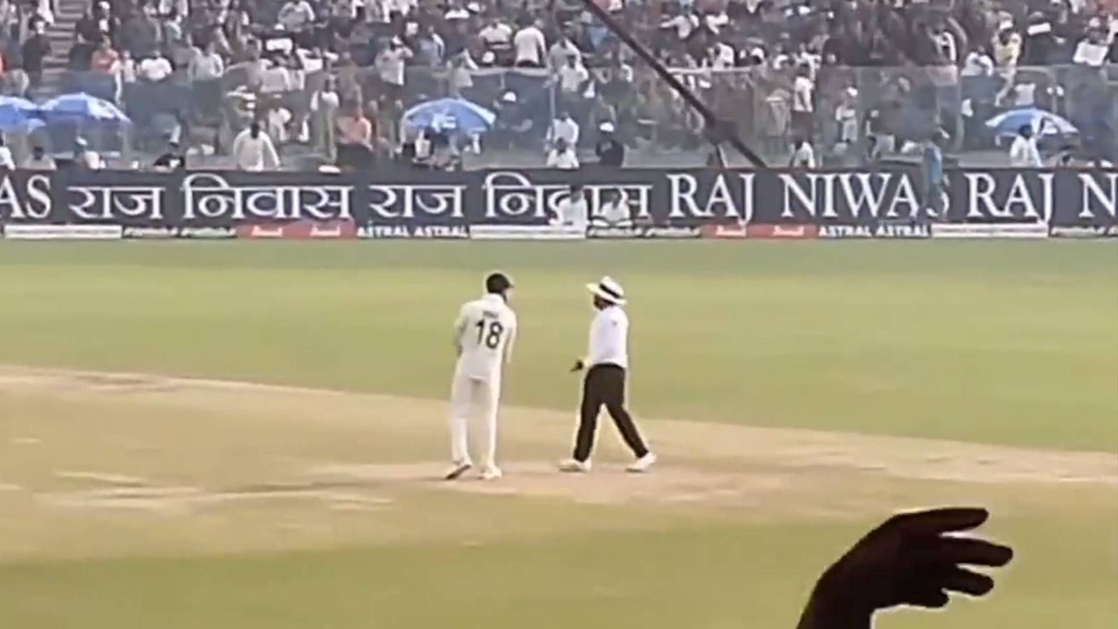 Watch: Virat Kohli confronts umpire Nitin Menon while fielding after controversial decision on Day 3 Watch: Virat Kohli confronts umpire Nitin Menon while fielding after controversial decision on Day 3