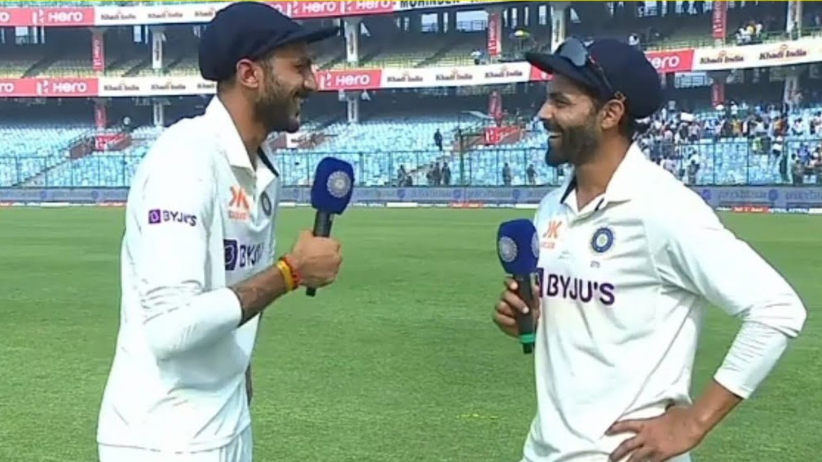 'Sir, meri to bowling aa nahi rahi hai..' : Axar Patel funnily asks Jadeja as to why he was given less overs in 2nd Test — WATCH VIDEO 'Sir, meri to bowling aa nahi rahi hai..' : Axar Patel funnily asks Jadeja as to why he was given less overs in 2nd Test — WATCH VIDEO