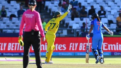 Is Alyssa Healy's criticism of Harmanpreet Kaur's 'unlucky' run-out justified? SportsTak