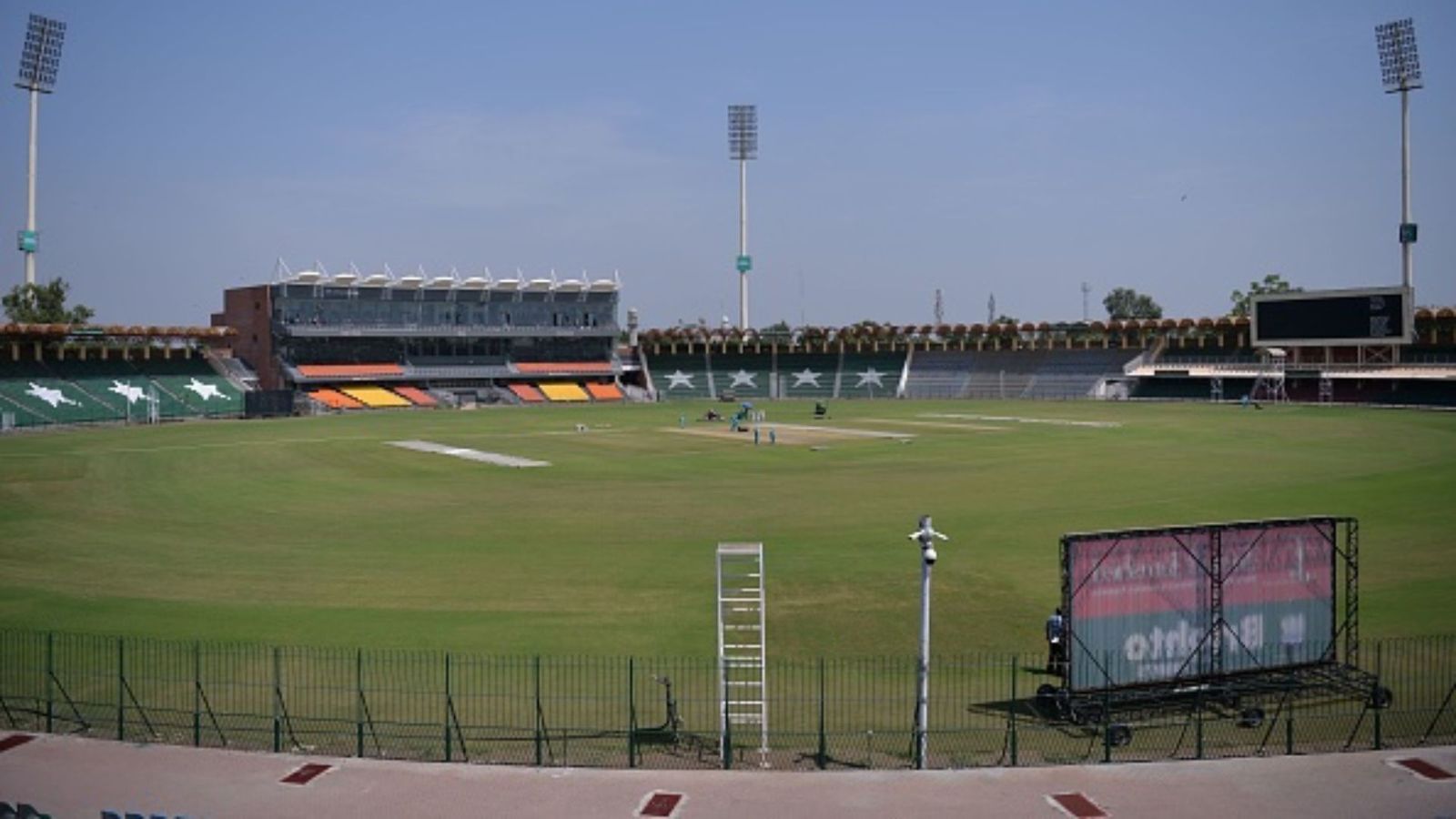 PSL 2023: Security cameras, generator batteries worth millions stolen from Lahore stadium PSL 2023: Security cameras, generator batteries worth millions stolen from Lahore stadium