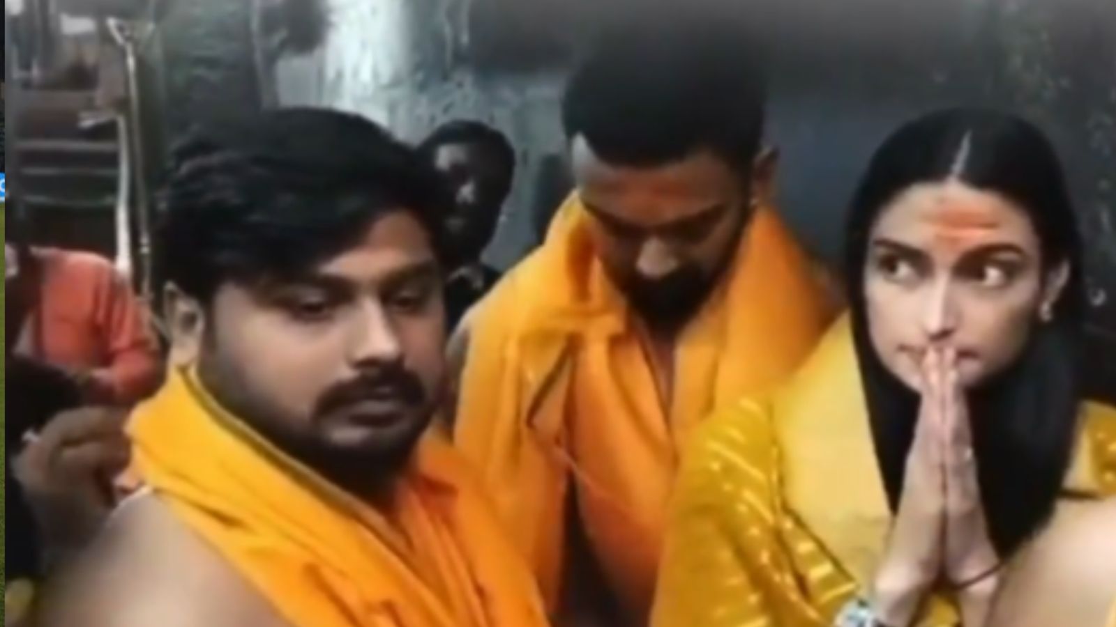 Watch: KL Rahul and wife Athiya Shetty visit Mahakaleshwar Temple in Ujjain ahead of Indore Test against Australia Watch: KL Rahul and wife Athiya Shetty visit Mahakaleshwar Temple in Ujjain ahead of Indore Test against Australia