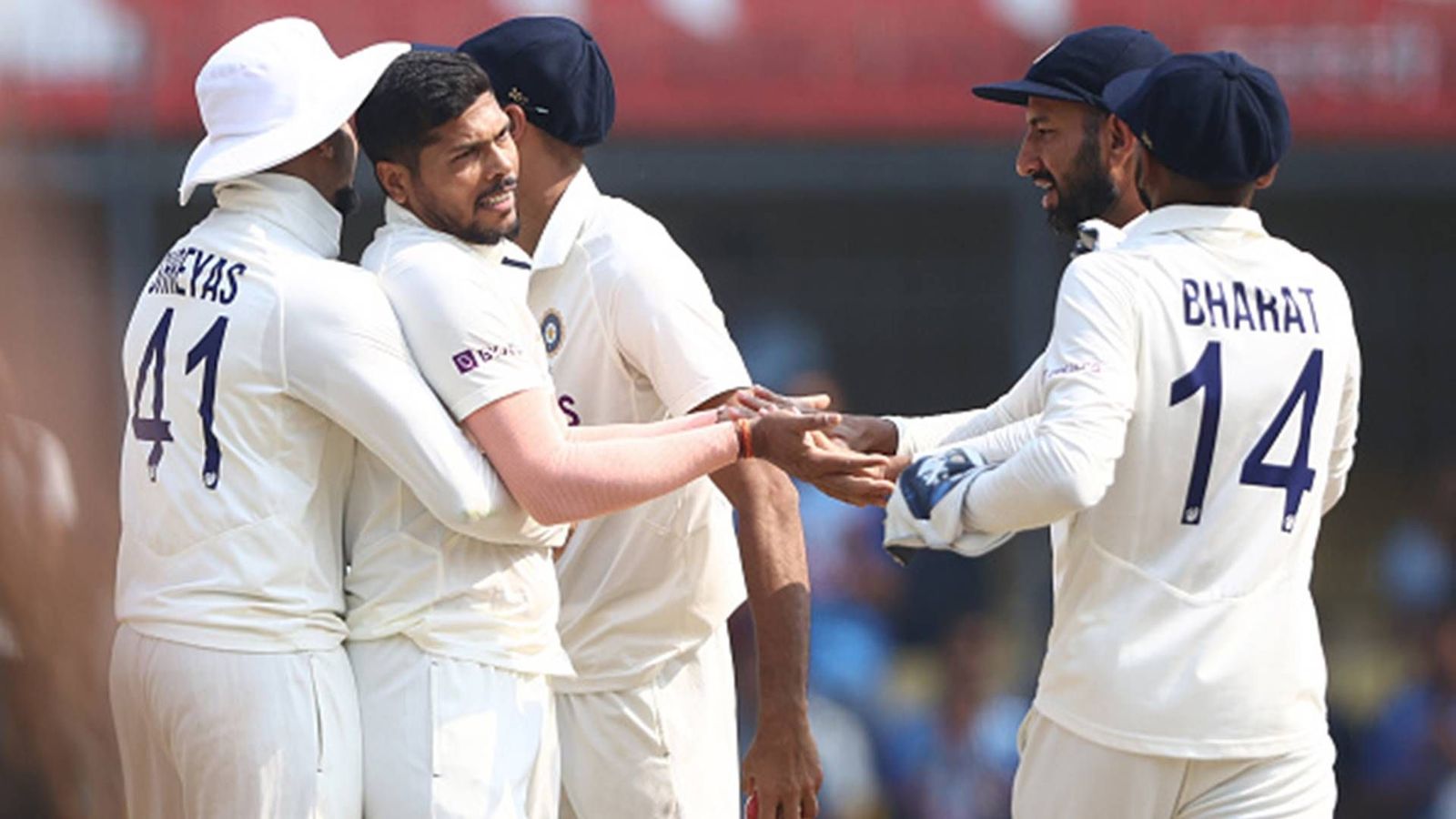 IND vs AUS: Sensational Umesh, old faithful Ashwin bundle out Aussies for 197 to limit first innings lead IND vs AUS: Sensational Umesh, old faithful Ashwin bundle out Aussies for 197 to limit first innings lead