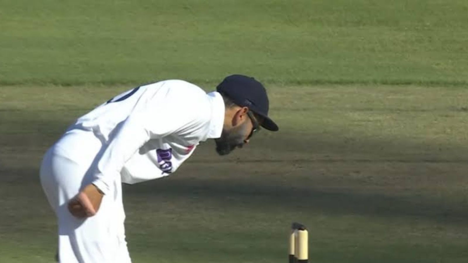 'Plane mein pehle main bethunga aur...': Netizens can't keep calm after Virat Kohli's hilarious comment heard on stump mic; watch video 'Plane mein pehle main bethunga aur...': Netizens can't keep calm after Virat Kohli's hilarious comment heard on stump mic; watch video