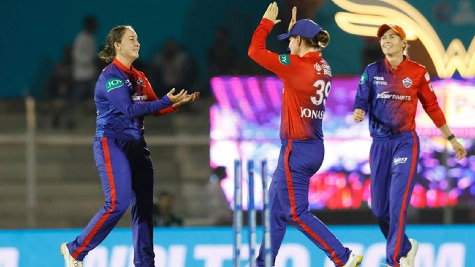 Meg Lanning-led Delhi Capitals get direct entry into WPL 2023 final, beat UP Warriorz by 5 wickets Meg Lanning-led Delhi Capitals get direct entry into WPL 2023 final, beat UP Warriorz by 5 wickets