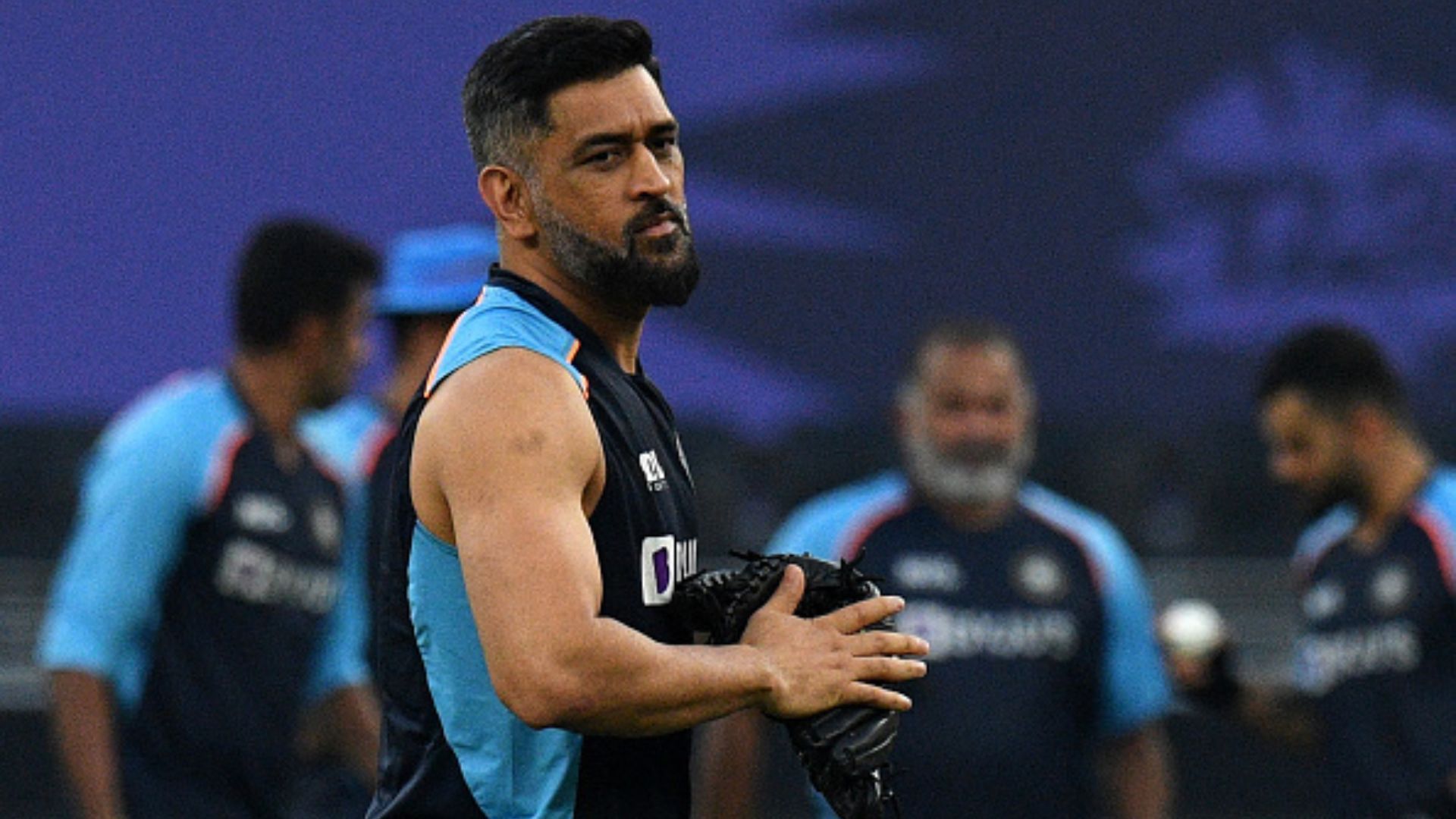 'Main pal do pal ka shayar hu': MS Dhoni's picture sitting in Team India dugout for Chennai ODI takes Internet by storm; see photo 'Main pal do pal ka shayar hu': MS Dhoni's picture sitting in Team India dugout for Chennai ODI takes Internet by storm; see photo