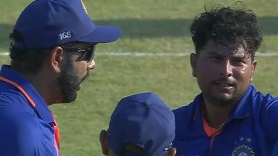 Watch: Livid Rohit Sharma brutally snaps at Kuldeep Yadav for wrong DRS call in 3rd ODI against Australia SportsTak