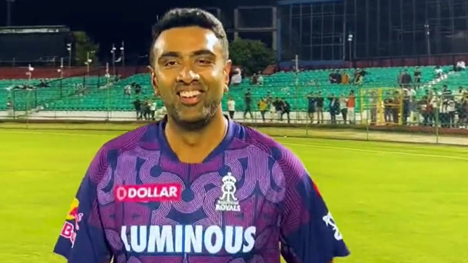 Watch: Rajasthan Royals fans sing 'Jhalak Dikhla Ja' for R Ashwin, all-rounder says 'kal aata hoon' Watch: Rajasthan Royals fans sing 'Jhalak Dikhla Ja' for R Ashwin, all-rounder says 'kal aata hoon'