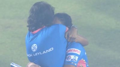 'First day we said this time you have to cross...': Jhulan Goswami reveals what she told Harmanpreet Kaur before WPL 2023 SportsTak