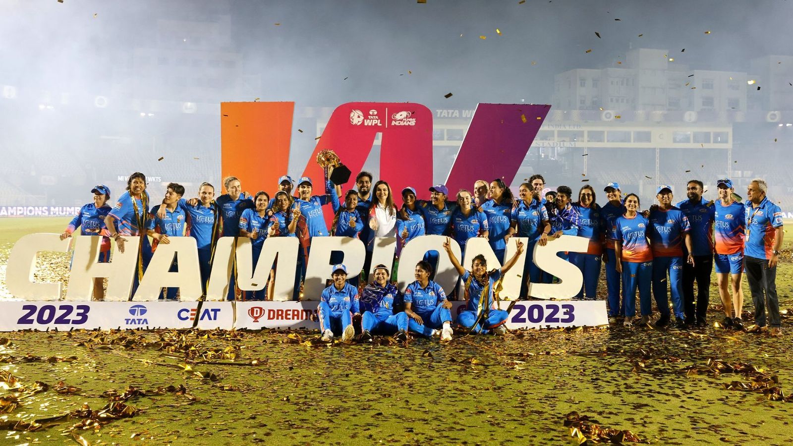 WATCH: MI's men's team host special celebration for inaugural WPL champions at their hotel after watching the final live WATCH: MI's men's team host special celebration for inaugural WPL champions at their hotel after watching the final live