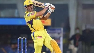 Watch: Vintage Dhoni rolls back the clock, hammers humongous six to achieve special double ton in IPL SportsTak