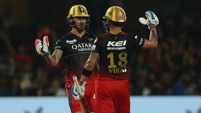 RCB vs MI: Virat Kohli, Faf du Plessis' near-invincible partnership guides RCB to dominating 8-wicket win, outshines Tilak Varma's gutsy 84 SportsTak