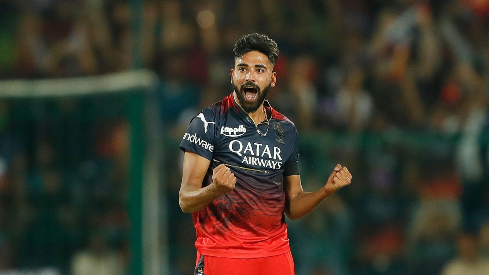 IPL 2023: Shane Bond showers praise on Mohammed Siraj despite five wide balls in an over from RCB pacer IPL 2023: Shane Bond showers praise on Mohammed Siraj despite five wide balls in an over from RCB pacer