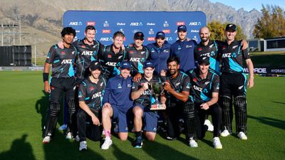 NZ vs SL, 3rd T20I: New Zealand scrape to series victory over Sri Lanka despite losing three wickets in final over thriller  SportsTak