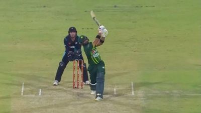 PAK vs NZ: Iftikhar Ahmed's six sixes go in vain as James Neesham's double-wicket last over propels New Zealand to victory SportsTak