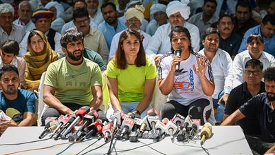 'What is the use of beti bachao, beti padhao if no one listens' — Sakshi Malik's emotional request to PM Modi and Smriti Irani SportsTak