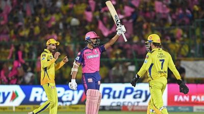 RR vs CSK: Yashasvi Jaiswal-inspired Rajasthan Royals dethrone Chennai Super Kings from top of points table with commanding 32-run win at home SportsTak