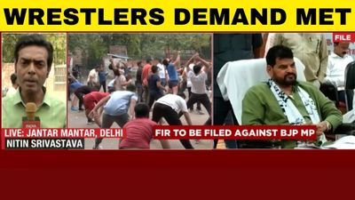 BIG victory for protesting wrestlers - Delhi police ready to file FIR against Brij Bhushan Singh SportsTak