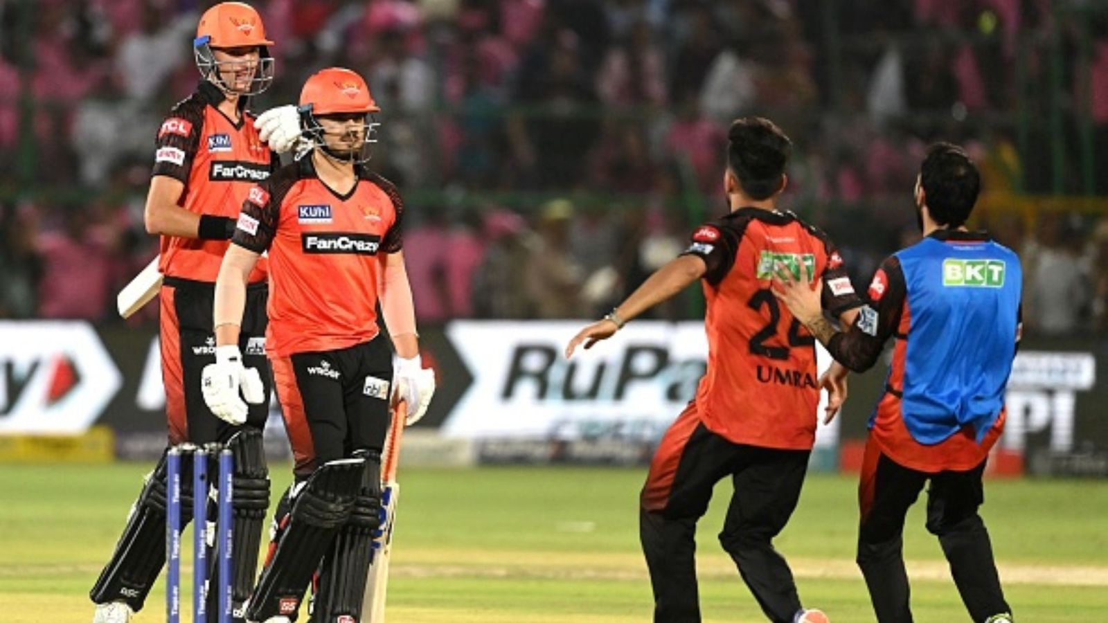 'We went absolutely nuts': Glenn Phillips narrates last over no-ball drama and teammates' reaction inside the dressing room 'We went absolutely nuts': Glenn Phillips narrates last over no-ball drama and teammates' reaction inside the dressing room