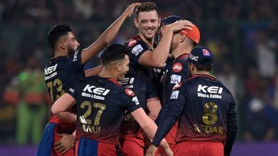 IPL 2023: Huge blow for RCB ahead of must-win game against GT, star overseas player injured and likely to fly home SportsTak