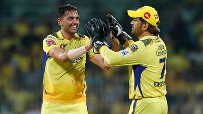 GT vs CSK: MS Dhoni's Chennai Super Kings cruise into record 10th IPL final as they beat Gujarat Titans for first time SportsTak