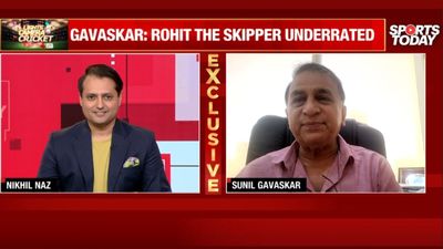 Why doesn't Rohit get credit for captaincy like MS Dhoni does? : Asks Sunil Gavaskar SportsTak