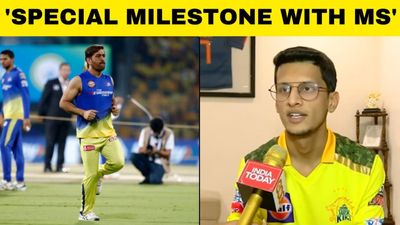 This special MS Dhoni fan creates world record in honour of Thala SportsTak