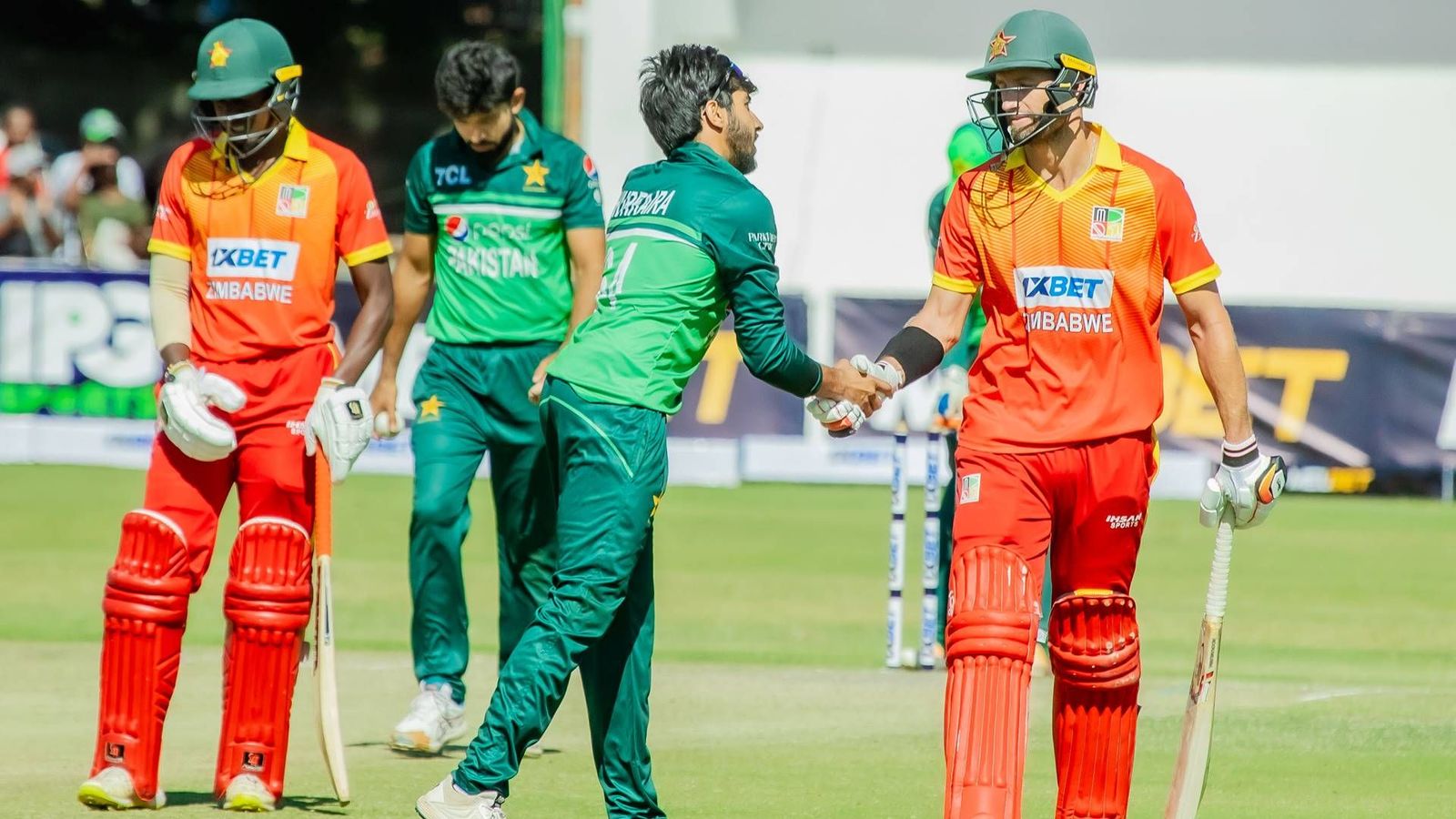 Zimbabwe's Craig Ervine hits 195 against Pakistan Shaheens, smashes Charles Coventry's record for highest score created in 2009 Zimbabwe's Craig Ervine hits 195 against Pakistan Shaheens, smashes Charles Coventry's record for highest score created in 2009