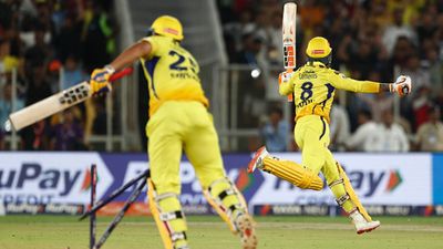 Dhoni's Sir Jadeja finishes in style to script Rayudu's fairytale ending as CSK clinch fifth title from jaws of defeat in last 2 balls SportsTak