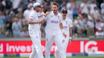 Ashes 2023: Hopefully we can bat all day tomorrow, says Ollie Robinson at the end of Day 3 SportsTak
