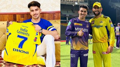 Afghanistan wicketkeeper-batter says 'thank you' to CSK skipper MS Dhoni for special gesture SportsTak