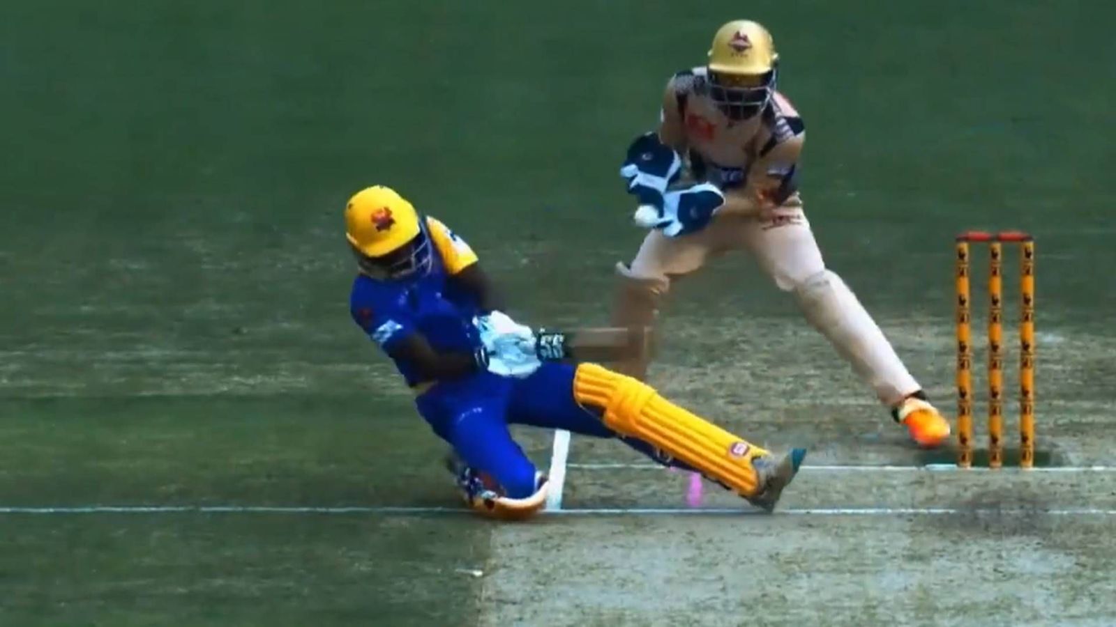 Watch: R Ashwin's TNPL teammate channels inner Suryakumar Yadav, smashes wide delivery over fine leg for boundary Watch: R Ashwin's TNPL teammate channels inner Suryakumar Yadav, smashes wide delivery over fine leg for boundary