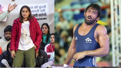 Vinesh Phogat shuts down Yogeshwar Dutt's 'Black Day' judgement with 'ugly laughter' jibe in lengthy tweet SportsTak