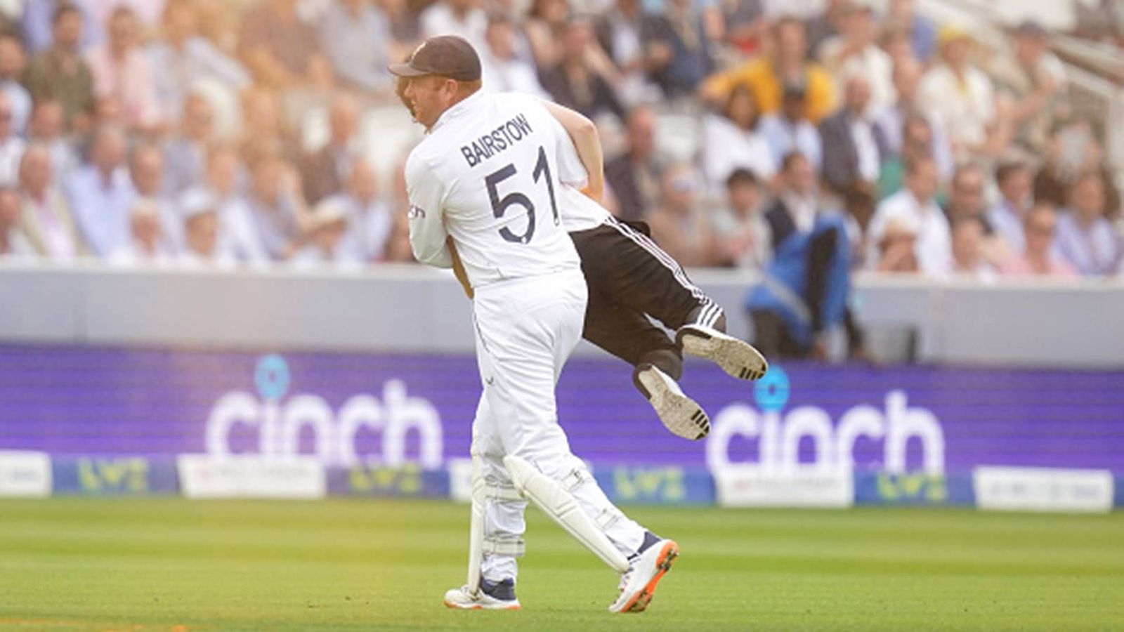 Jonny Bairstow pulls off an Andrew Symonds, carries pitch invader off the field more than 50 yards during Lord's Test, watch viral video Jonny Bairstow pulls off an Andrew Symonds, carries pitch invader off the field more than 50 yards during Lord's Test, watch viral video
