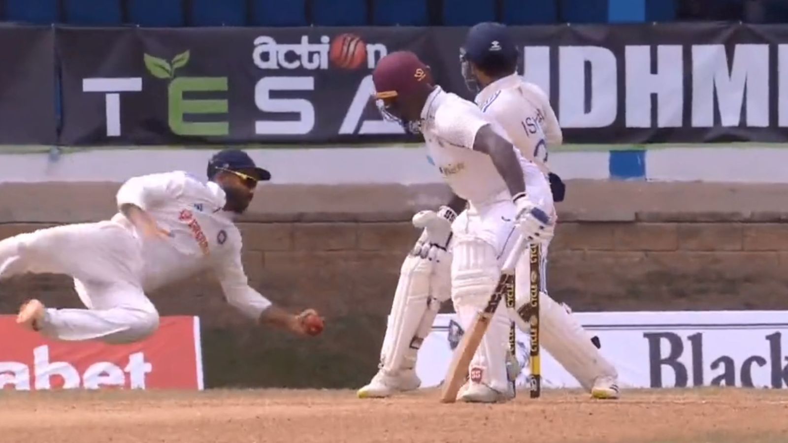 WATCH: Ajinkya Rahane gets Jermaine Blackwood with astonishing one-handed quick reflex catch at slip WATCH: Ajinkya Rahane gets Jermaine Blackwood with astonishing one-handed quick reflex catch at slip