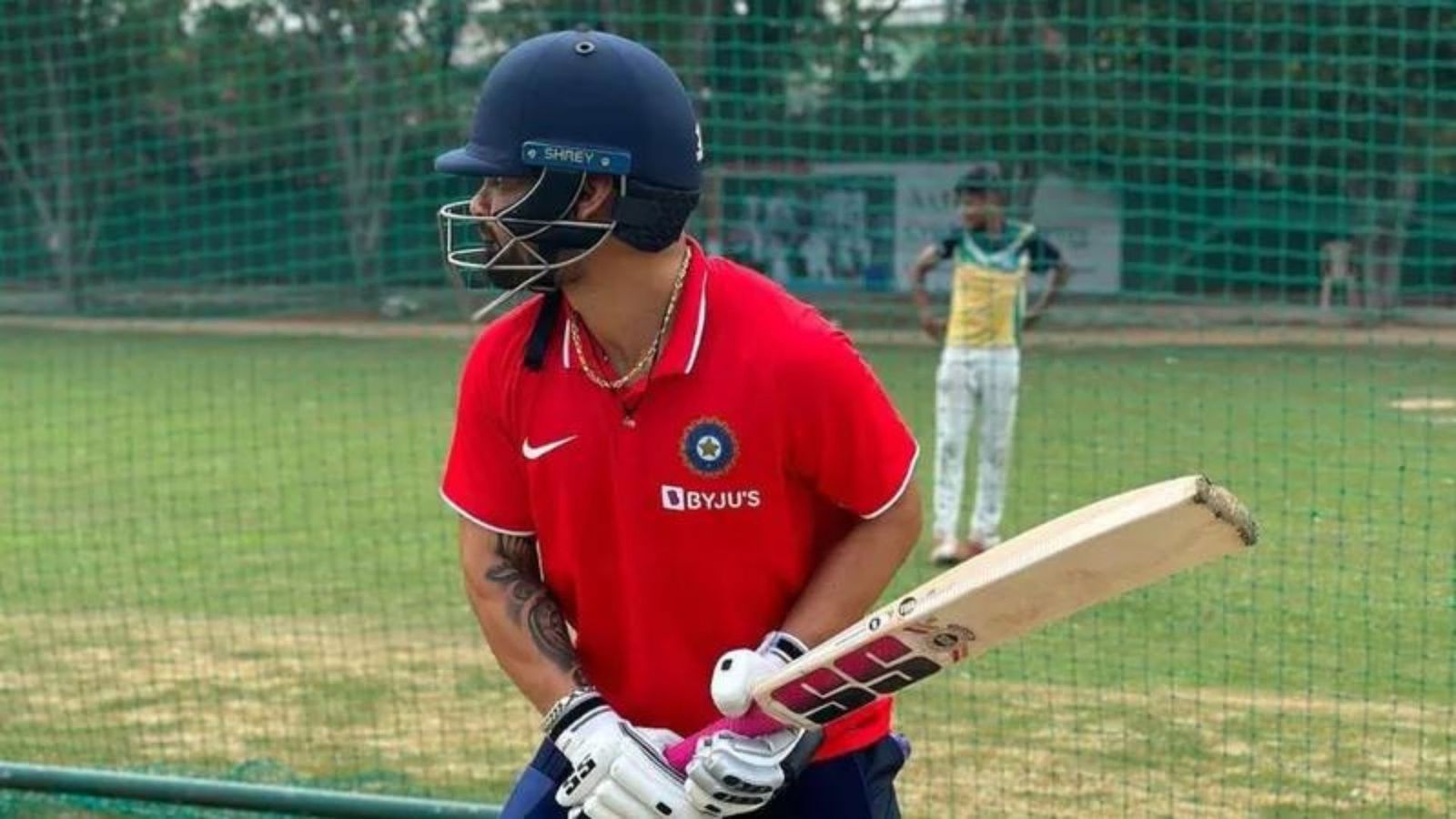 Deodhar Trophy: Rinku Singh's fighting 54 goes in vain as Akash Deep and Utkarsh Singh shine for East Zone in either innings Deodhar Trophy: Rinku Singh's fighting 54 goes in vain as Akash Deep and Utkarsh Singh shine for East Zone in either innings