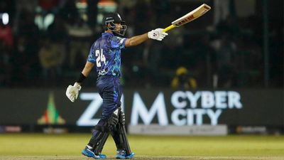 Zim Afro T10 2023: Punjab Kings' Zimbabwean recruit goes berserk, smashes 6 sixes in 21-ball 70 SportsTak