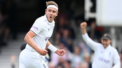 Stuart Broad becomes first England bowler to achieve massive feat in Ashes history, only behind Glenn McGrath on this list SportsTak