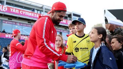 Dinesh Karthik rates this Pakistani pacer the best white-ball bowler in the World Cricket SportsTak