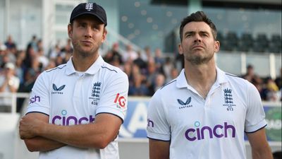 'Anderson and Broad could’ve walked off together': Ex-English coach's scathing remark on veteran pacer's retirement SportsTak