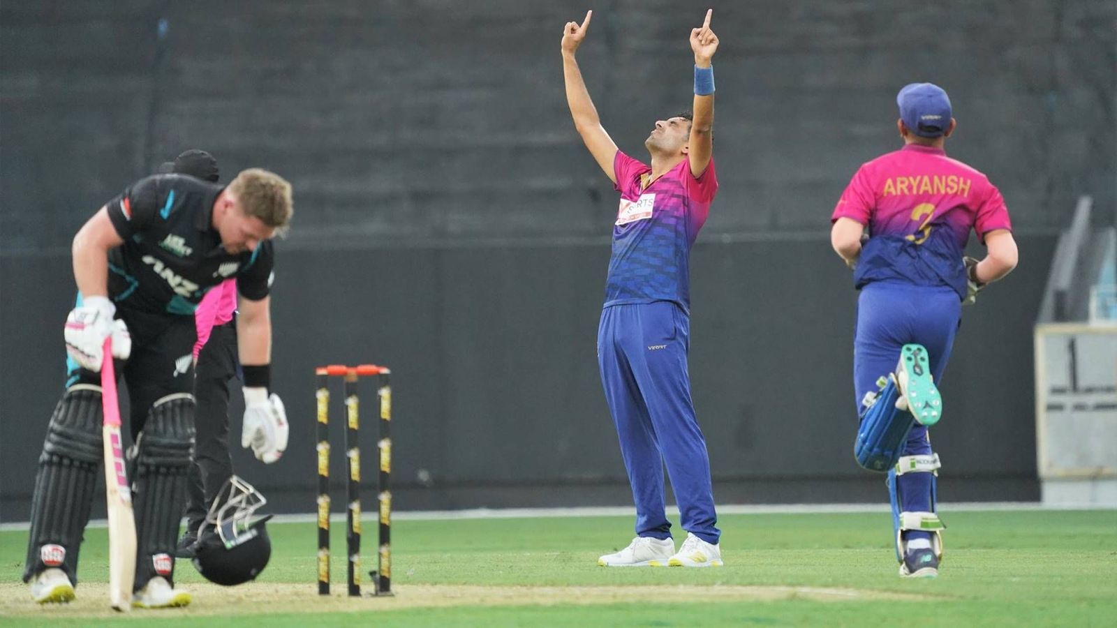 Tim Southee's New Zealand survive UAE scare in Dubai's challenging conditions, win 1st T20I by 19 runs Tim Southee's New Zealand survive UAE scare in Dubai's challenging conditions, win 1st T20I by 19 runs