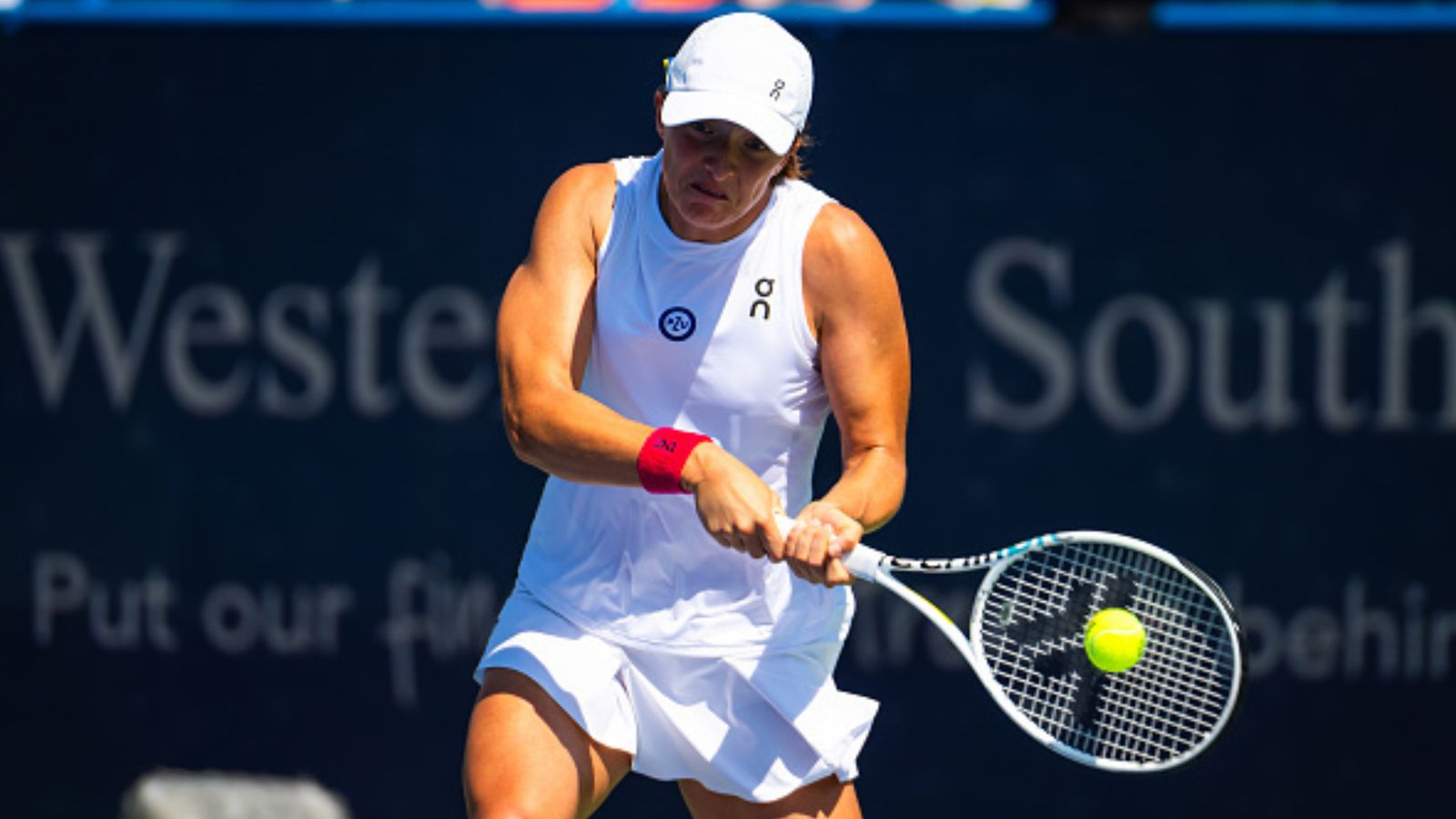Iga Swiatek stages comeback to reach Cincinnati Open semifinals, set to clash with Coco Gauff Iga Swiatek stages comeback to reach Cincinnati Open semifinals, set to clash with Coco Gauff