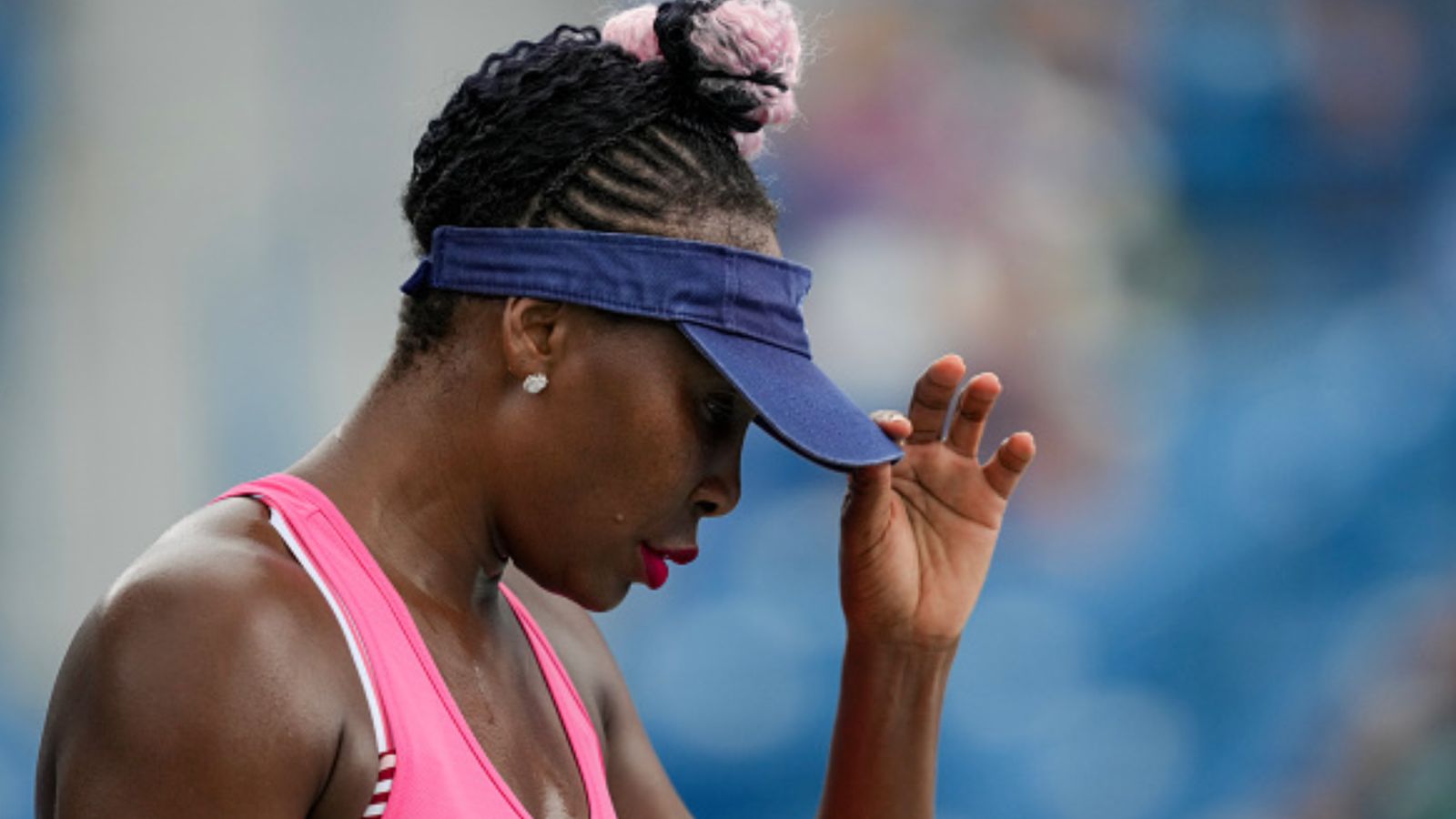 Venus Williams pulls out of Cleveland event with knee injury, sets sights on US Open Venus Williams pulls out of Cleveland event with knee injury, sets sights on US Open