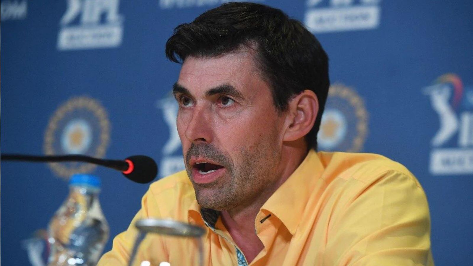 Former international skippers Ian Bell, Stephen Fleming added to New Zealand's coaching ranks ahead of away tours Former international skippers Ian Bell, Stephen Fleming added to New Zealand's coaching ranks ahead of away tours