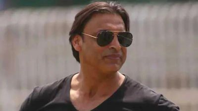 'I'll kill you': Shoaib Akhtar recollects amusing on-field exchange with New Zealand's batting maestro SportsTak