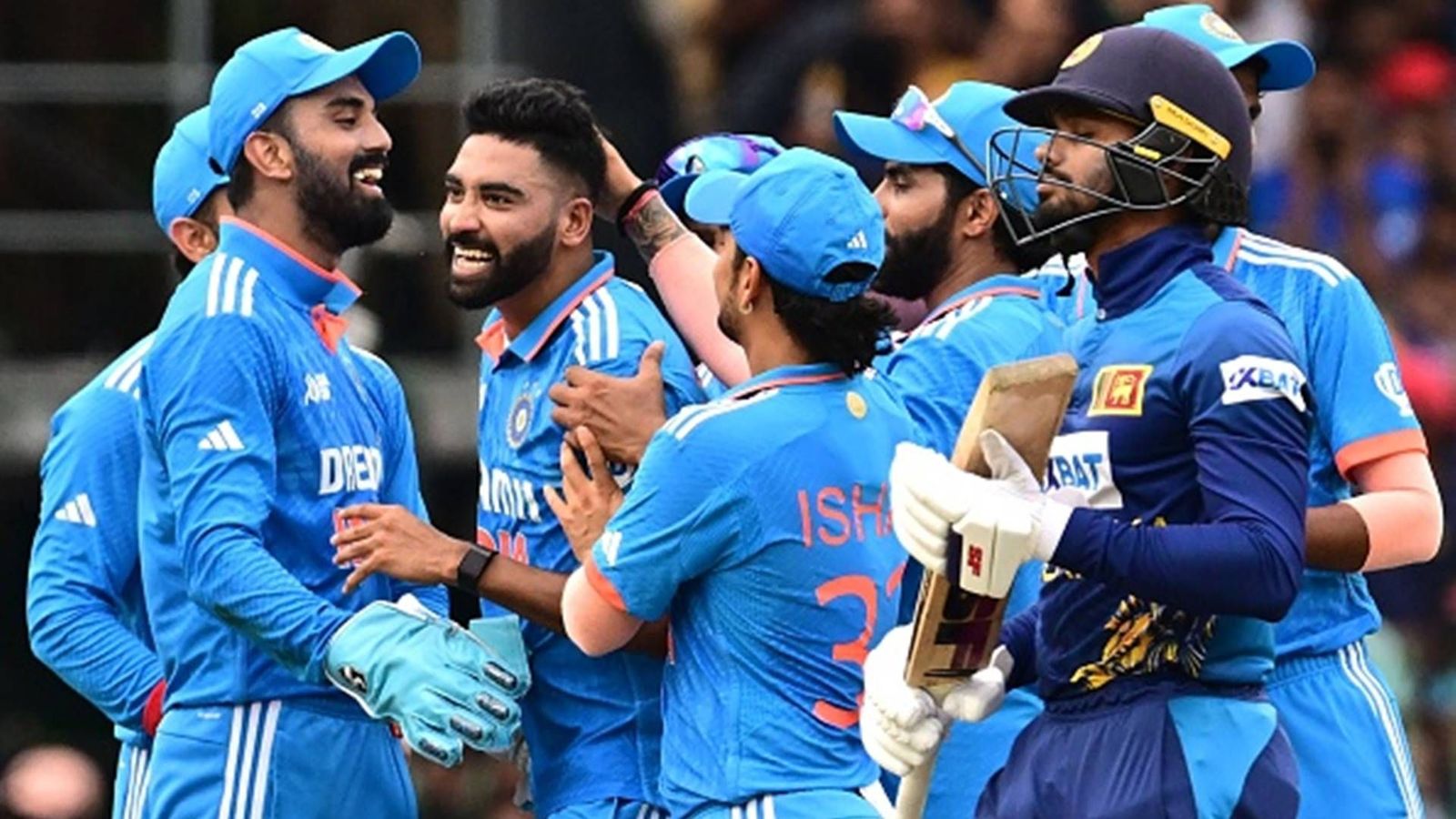 After Siraj's magical six-fer bundles out Sri Lanka for 50, India win eighth Asia Cup title to register their biggest ODI win After Siraj's magical six-fer bundles out Sri Lanka for 50, India win eighth Asia Cup title to register their biggest ODI win