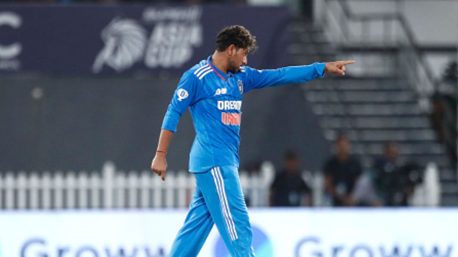 Star bowler Kuldeep Yadav angrily reacts to troll targeting his parents, says 'Bache dusro ko nicha dikhane se kuch ni hoga apne me dhyan de aur...' Star bowler Kuldeep Yadav angrily reacts to troll targeting his parents, says 'Bache dusro ko nicha dikhane se kuch ni hoga apne me dhyan de aur...'