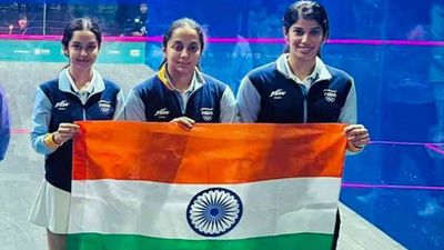 Asian Games 2023: 15-year-old Anahat unable to complete comeback as Women's team settles for Bronze following loss to Hong Kong India's squash stars Anahat Singh, Tanvi Khanna and Joshna Chinappa